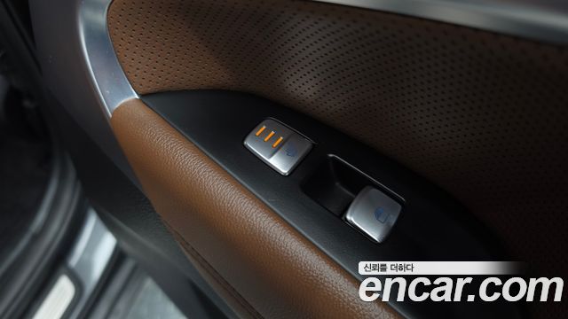 Genesis G70 2019 — photo 29