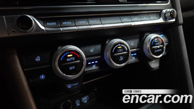 Genesis G70 2019 — photo 32