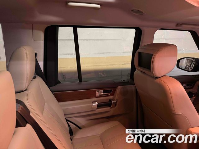 Land Rover Discovery 2016 — photo 7