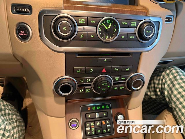 Land Rover Discovery 2016 — photo 11