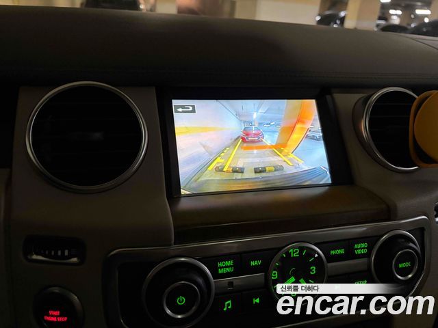 Land Rover Discovery 2016 — photo 18