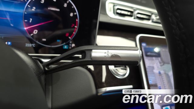 Mercedes-Benz S-Class 2024 — photo 12