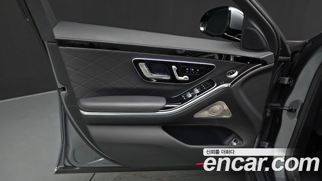 Mercedes-Benz S-Class 2024 — photo 14