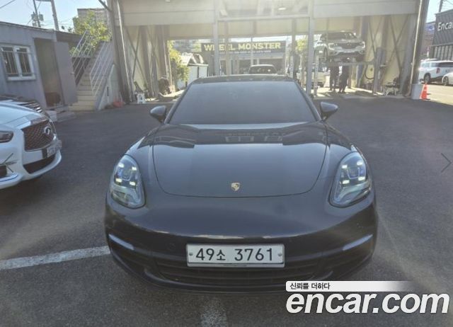 Porsche Panamera 2018 — photo 1