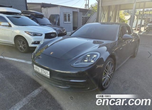Porsche Panamera 2018 — photo 2