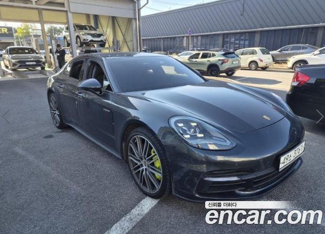 Porsche Panamera 2018 — photo 3