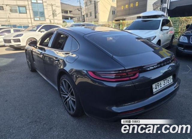 Porsche Panamera 2018 — photo 6