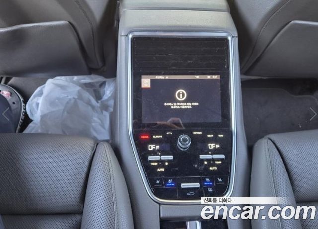 Porsche Panamera 2018 — photo 10