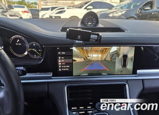Porsche Panamera 2018 — photo 17