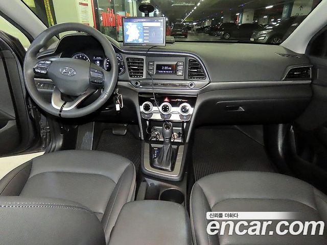 Hyundai AVANTE 2019 — photo 10