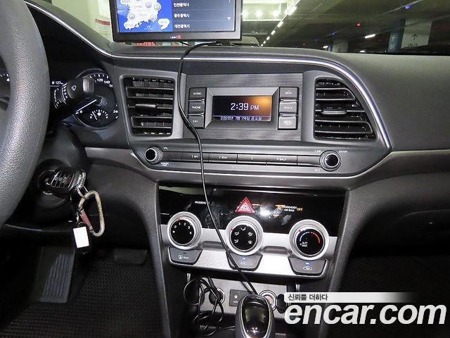 Hyundai AVANTE 2019 — photo 11