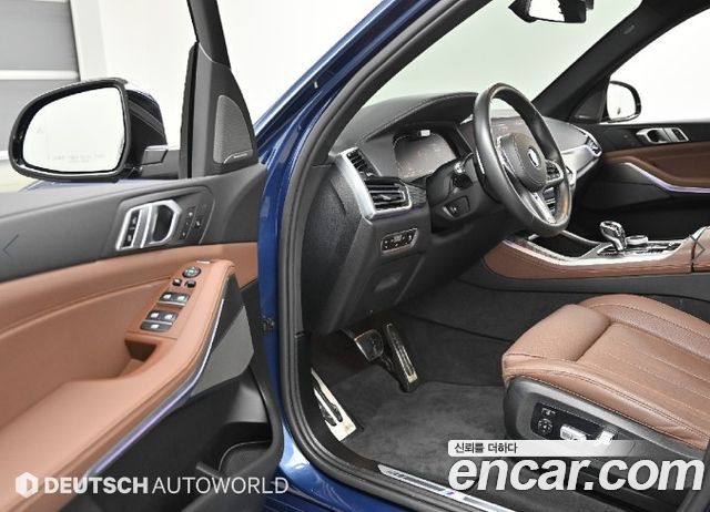 BMW X5 2021 — photo 11