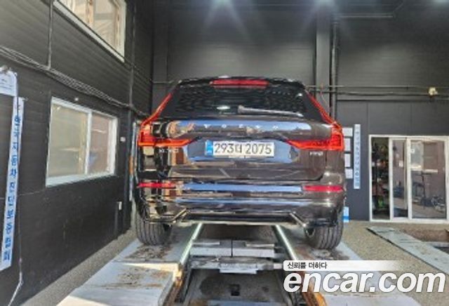 Volvo XC60 2026 — photo 2