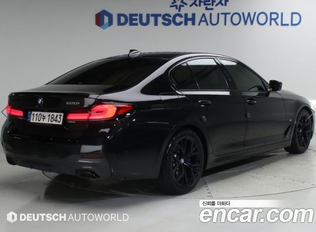 BMW 5-Series 2022 — photo 2