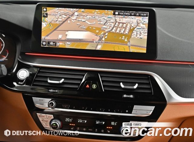 BMW 5-Series 2022 — photo 14