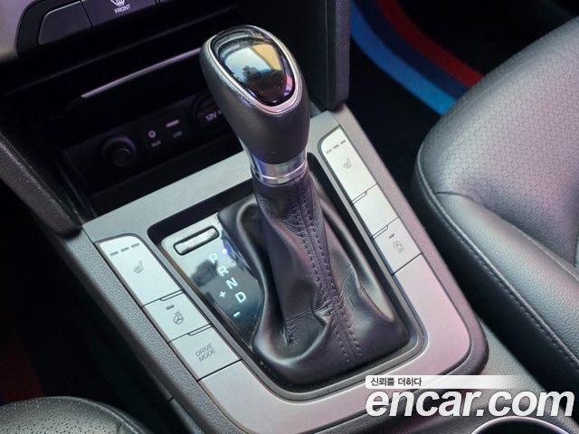 Hyundai AVANTE 2016 — photo 9