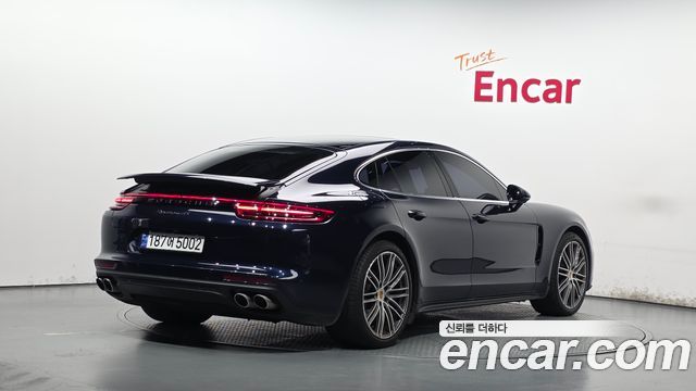 Porsche Panamera 2018 — photo 2