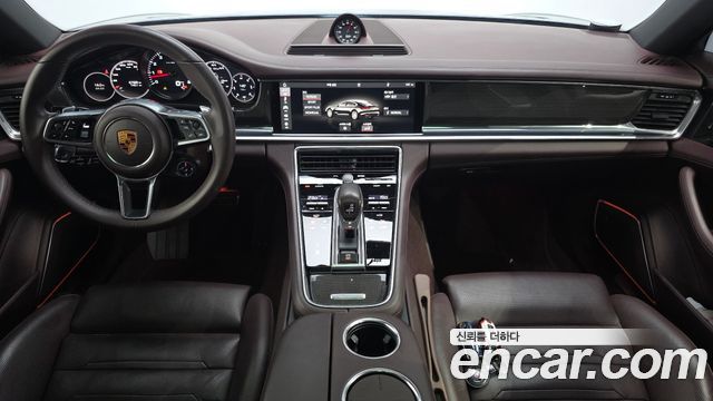 Porsche Panamera 2018 — photo 10