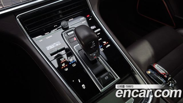 Porsche Panamera 2018 — photo 12