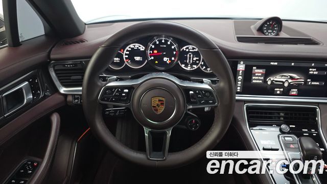Porsche Panamera 2018 — photo 20