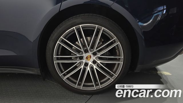 Porsche Panamera 2018 — photo 7