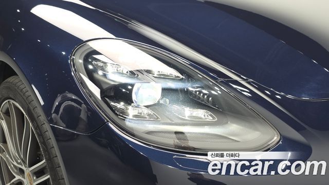 Porsche Panamera 2018 — photo 8