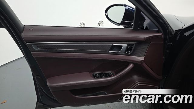 Porsche Panamera 2018 — photo 14