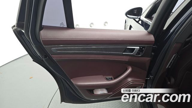 Porsche Panamera 2018 — photo 15