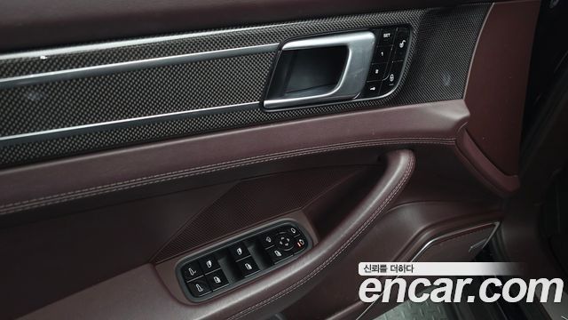 Porsche Panamera 2018 — photo 27