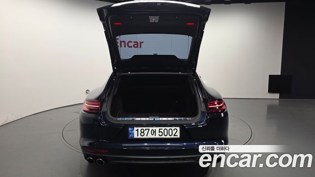 Porsche Panamera 2018 — photo 34