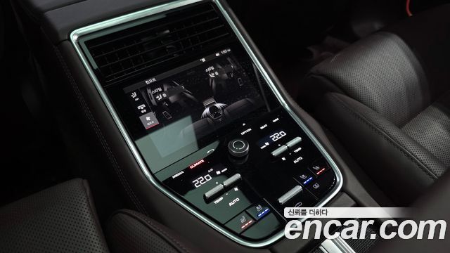 Porsche Panamera 2018 — photo 37