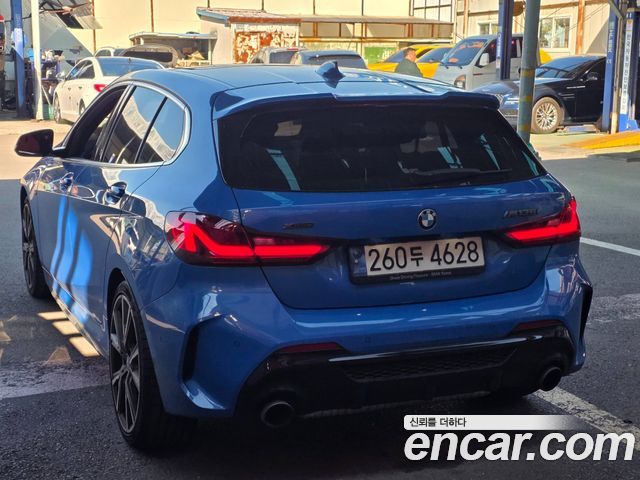 BMW 1-Series 2021 — photo 3