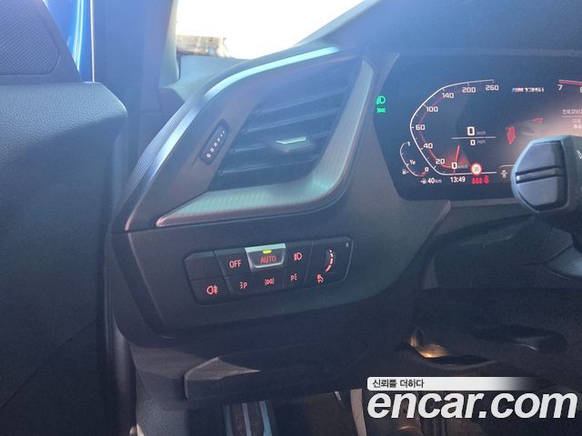 BMW 1-Series 2021 — photo 11