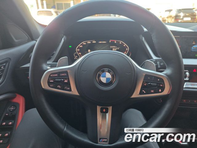 BMW 1-Series 2021 — photo 18