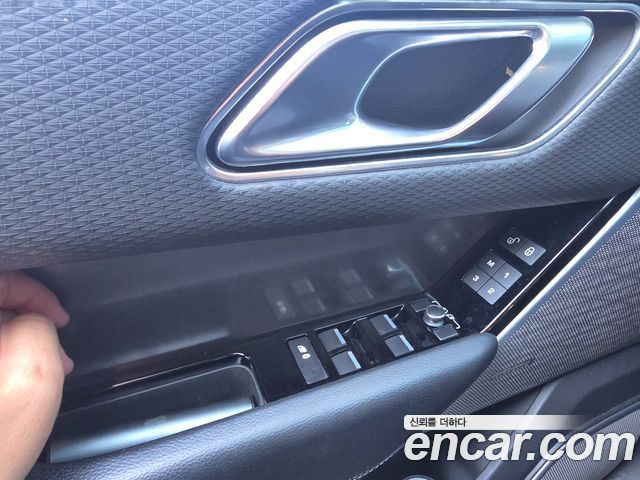 Land Rover Range Rover Velar 2018 — photo 9