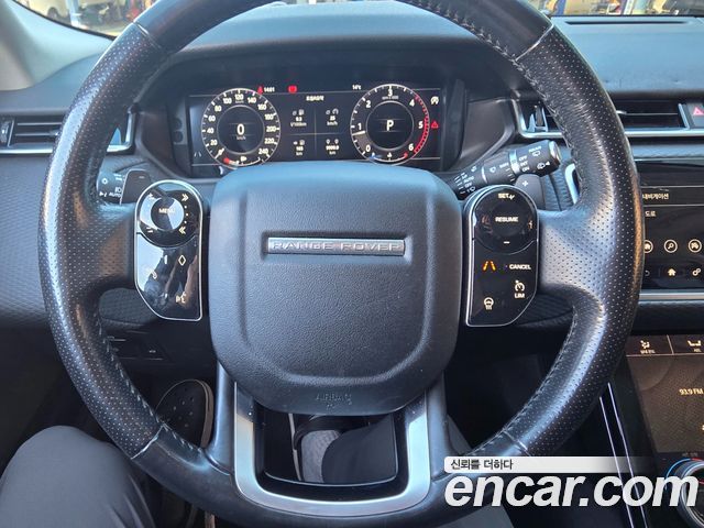 Land Rover Range Rover Velar 2018 — photo 11