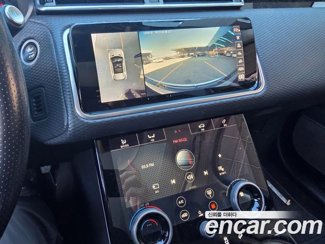 Land Rover Range Rover Velar 2018 — photo 13