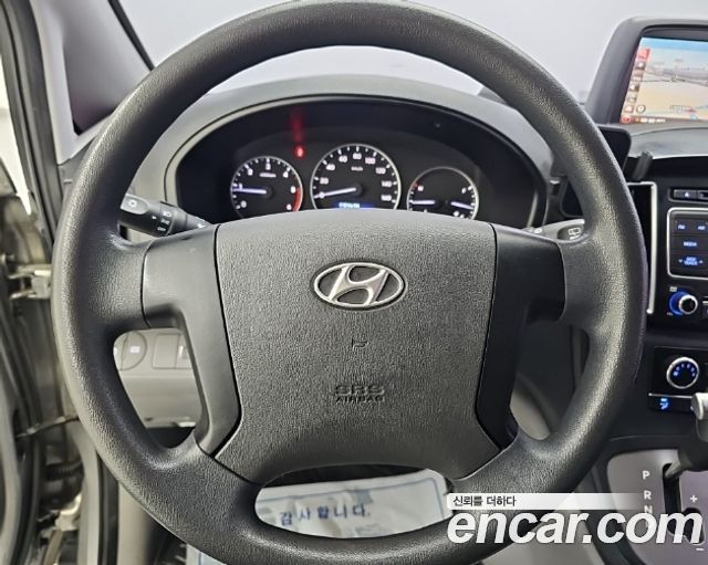 Hyundai Starex 2016 — photo 9