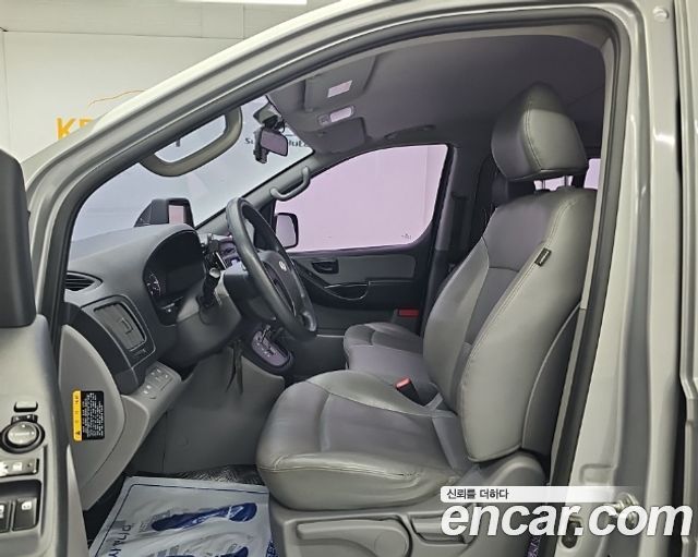 Hyundai Starex 2016 — photo 11