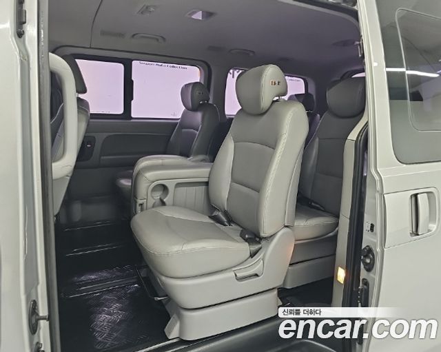 Hyundai Starex 2016 — photo 12