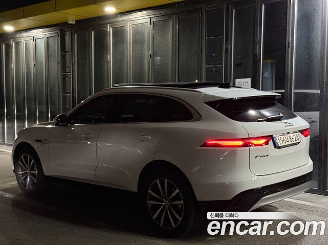 Jaguar F-PACE 2021 — photo 2