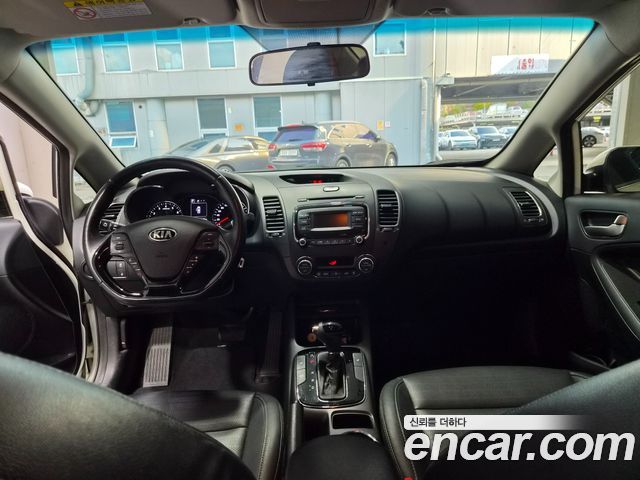 Kia K3 2016 — photo 7