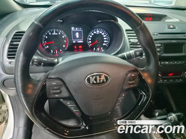 Kia K3 2016 — photo 8