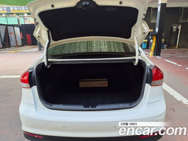 Kia K3 2016 — photo 14
