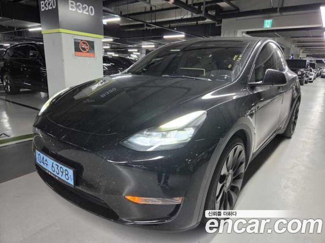 Tesla Model Y 2022 — photo 2