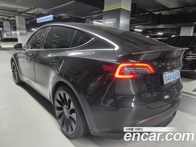 Tesla Model Y 2022 — photo 3