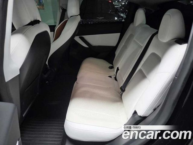 Tesla Model Y 2022 — photo 6