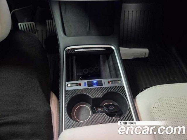 Tesla Model Y 2022 — photo 11