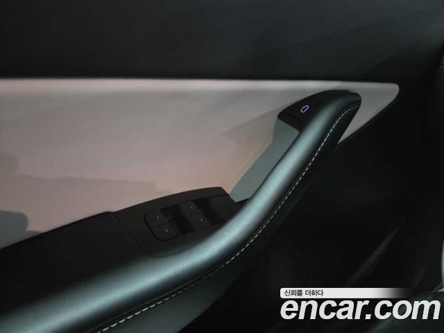 Tesla Model Y 2022 — photo 12