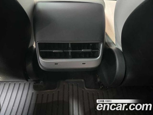 Tesla Model Y 2022 — photo 13